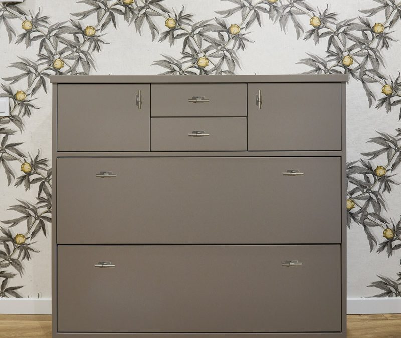 Zapatero a medida de madera